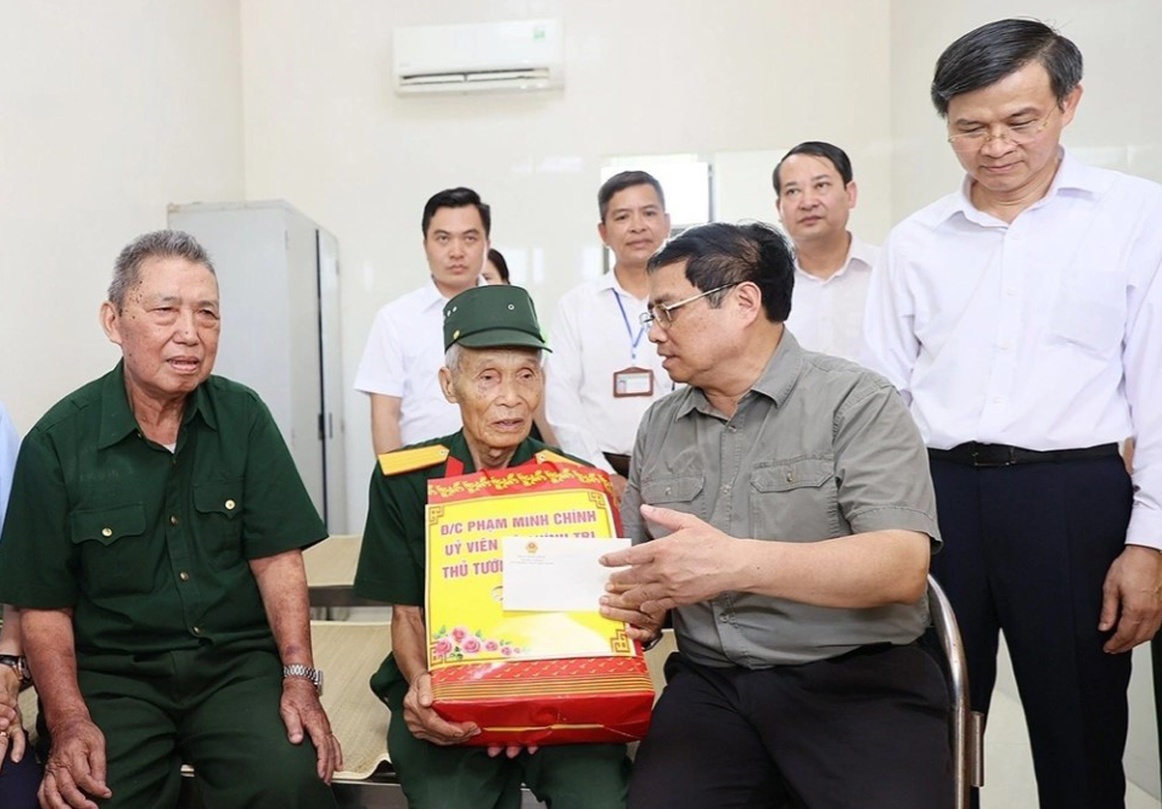 Thủ tướng Chính phủ yêu cầu tiếp tục chăm lo tốt đời sống người có công với cách mạng nhân dịp kỷ niệm 78 năm Ngày Thương binh - Liệt sĩ
